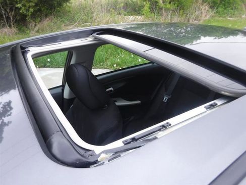 Used 2011 Toyota Corolla S image 17