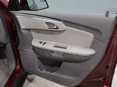 Used 2010 Chevrolet Traverse LT AWD/4WD image 25