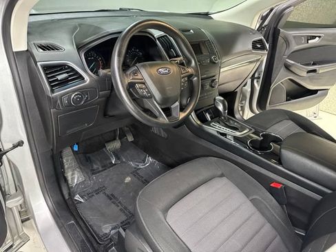 Used 2018 Ford Edge SE FWD image 10
