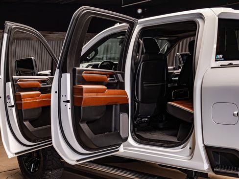 Used 2024 GMC Sierra 2500 Denali Ultimate image 29