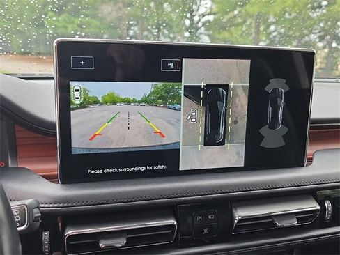 Used 2022 Lincoln Nautilus Reserve w/ Equipment Group 201A image 17