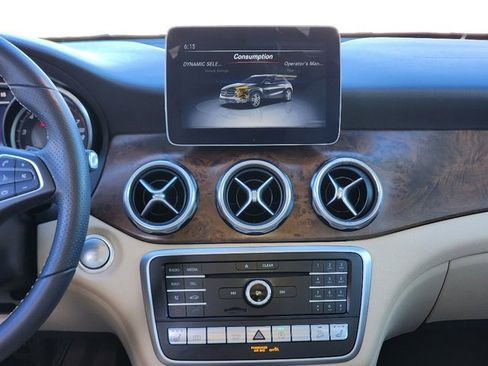 Used 2019 Mercedes-Benz GLA 250 4MATIC image 25