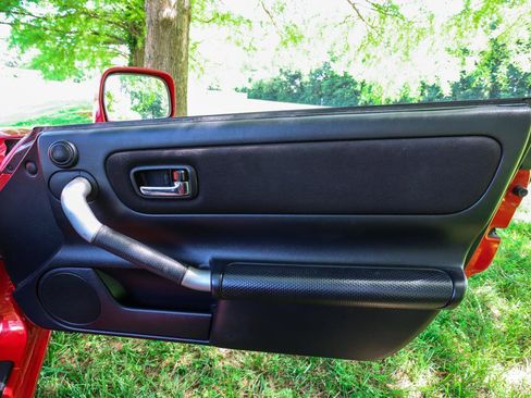 Used 2000 Toyota MR2 image 37