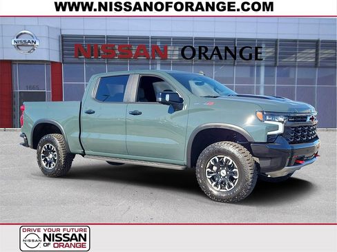Used 2025 Chevrolet Silverado 1500 ZR2 w/ Technology Package image 1