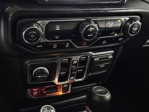 Used 2022 Jeep Gladiator Mojave w/ LED Lighting Group image 12