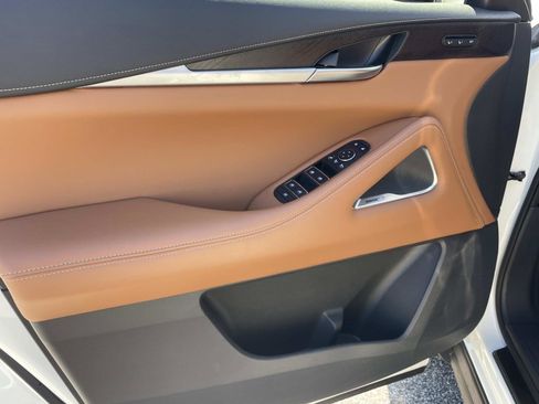 Used 2023 INFINITI QX60 Sensory w/ Vision Package image 14