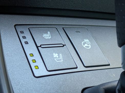 Used 2023 Lexus IS 350 F Sport w/ Navigation Package RWD image 22
