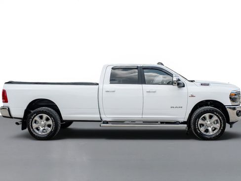 Used 2025 RAM 3500 Laramie AWD/4WD image 5
