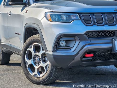 Used 2022 Jeep Compass Trailhawk w/ Trailhawk Convenience Group AWD/4WD image 3