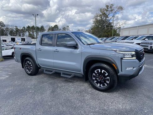 Used 2024 Nissan Frontier Pro-X image 2