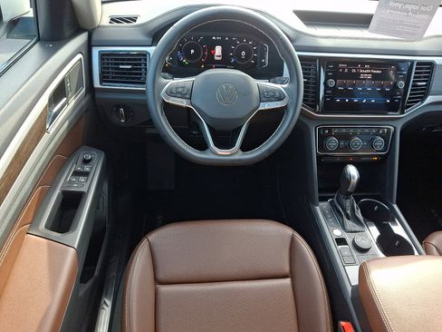Used 2023 Volkswagen Atlas SE AWD/4WD image 12