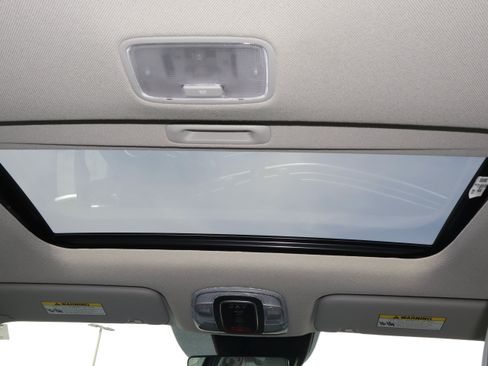 Used 2024 Hyundai Elantra Limited FWD image 19