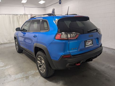 Used 2022 Jeep Cherokee Trailhawk w/ Comfort/Convenience Group AWD/4WD image 9