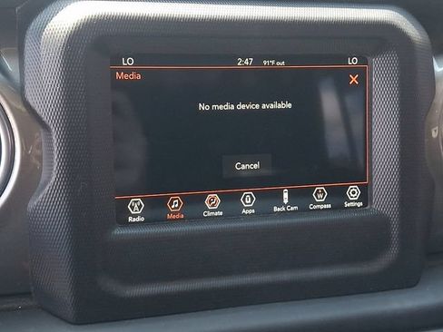 Used 2018 Jeep Wrangler Unlimited Sahara AWD/4WD image 17