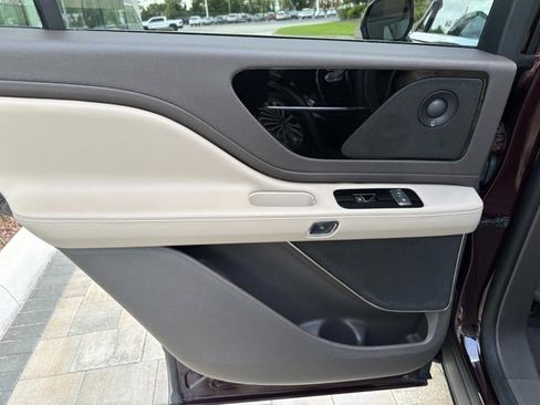 Used 2023 Lincoln Aviator Reserve w/ Elements Package Plus RWD image 13