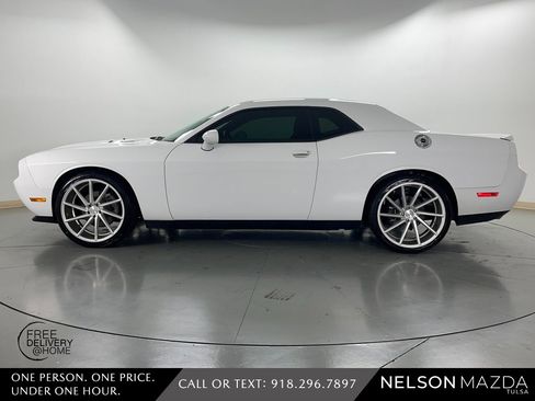 Used 2013 Dodge Challenger R/T image 9