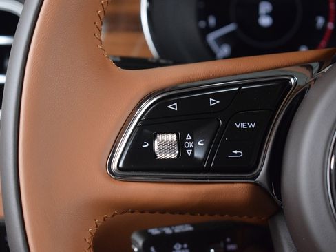 New 2025 Bentley Bentayga image 29