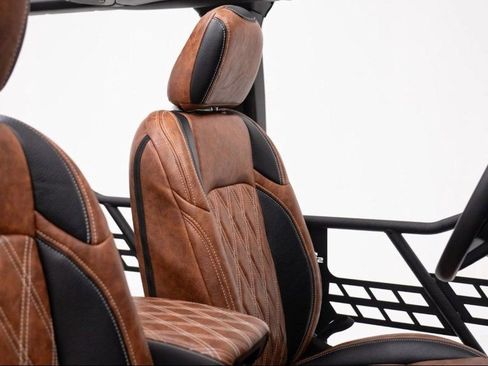 Used 2025 Jeep Wrangler Sport image 15