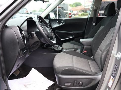 Used 2023 Kia Soul EX FWD image 13