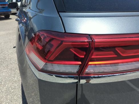 Used 2024 Volkswagen Atlas Cross Sport SE FWD image 18
