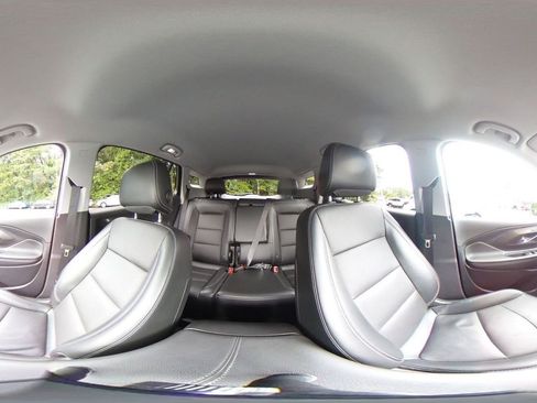 Used 2024 GMC Terrain SLT image 43