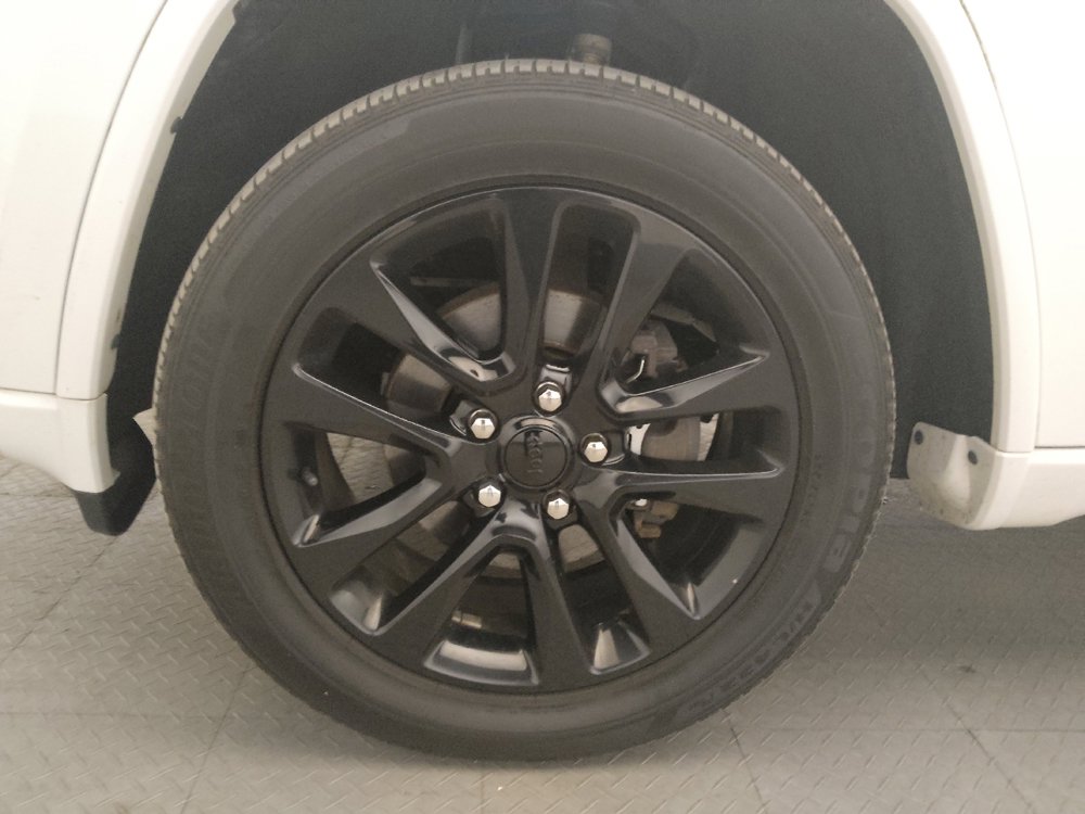 Used 2018 Jeep Grand Cherokee Altitude AWD/4WD image 31