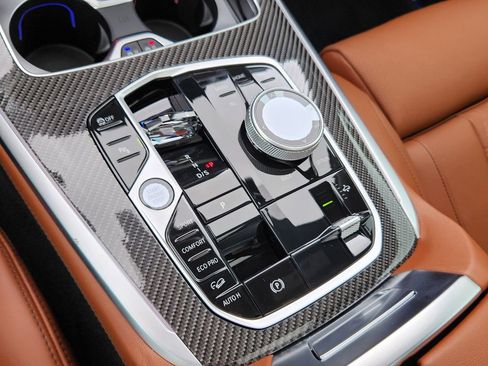Used 2026 BMW X7 M60i AWD/4WD image 32