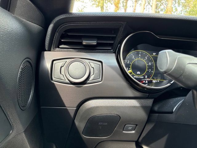 Used 2021 Ford Mustang Shelby GT500 w/ Technology Package RWD image 30