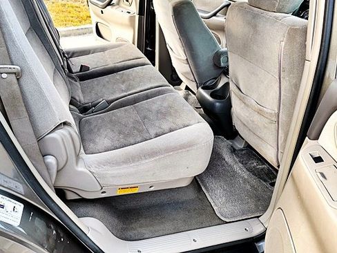 Used 2007 Toyota Sequoia SR5 AWD/4WD image 17