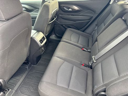 Used 2022 GMC Terrain SLE w/ Elevation Edition image 12