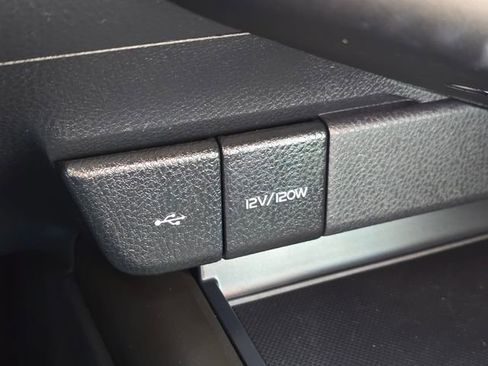 Used 2023 Toyota Camry SE image 28