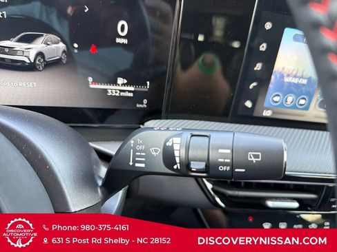 Certified 2025 Nissan Kicks SR FWD image 26