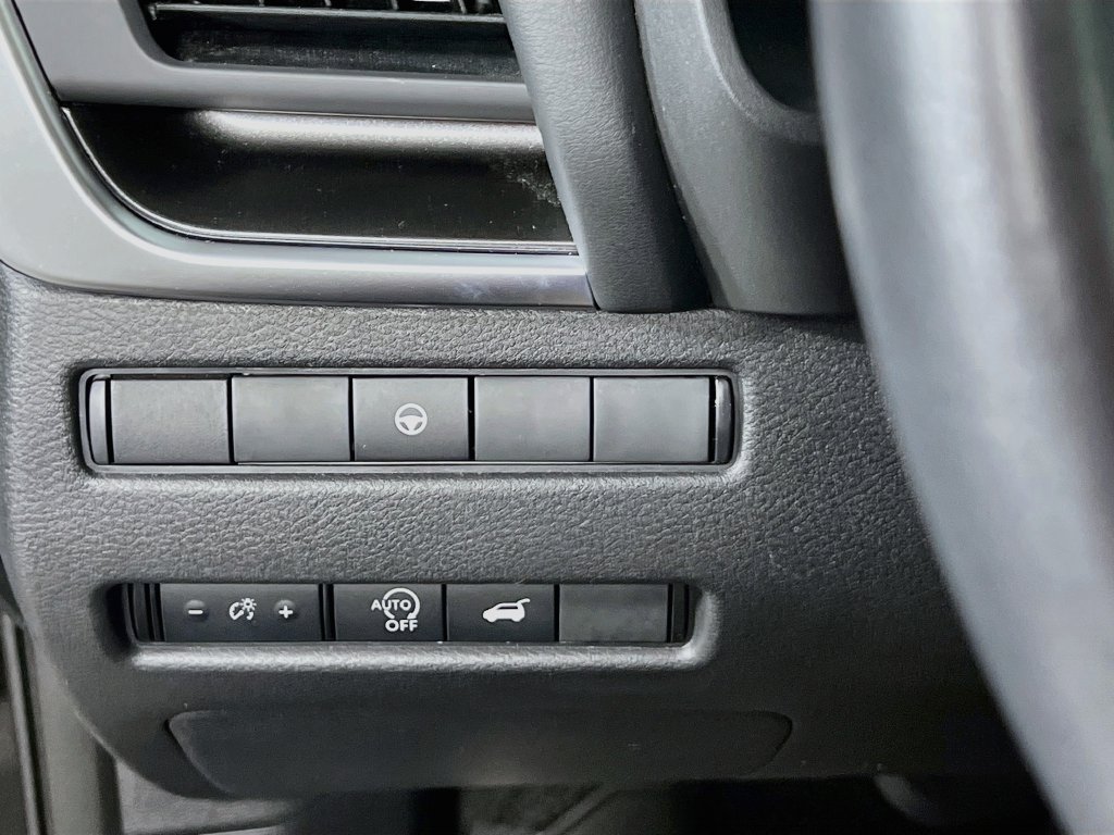 Used 2023 Nissan Rogue SV w/ SV Premium B Package AWD/4WD image 9