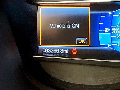 Used 2018 Ford Explorer XLT w/ Equipment Group 202A AWD/4WD image 16