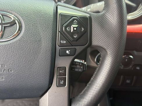 Used 2020 Toyota Tacoma TRD Off-Road AWD/4WD image 26