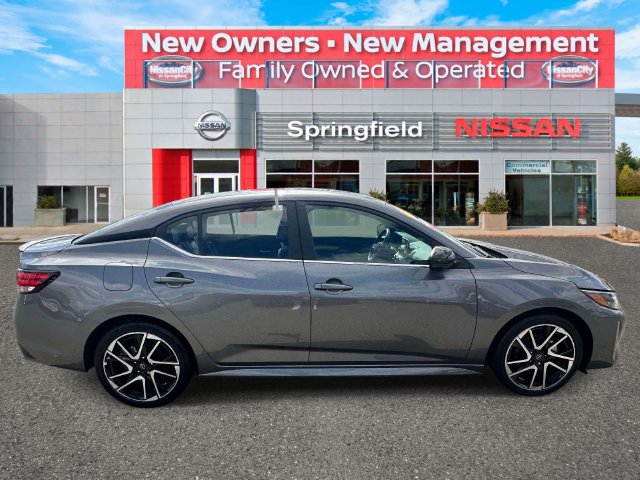 Used 2024 Nissan Sentra SR w/ SR Premium Package FWD image 4