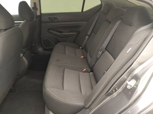 Used 2023 Nissan Altima 2.5 SV FWD image 18