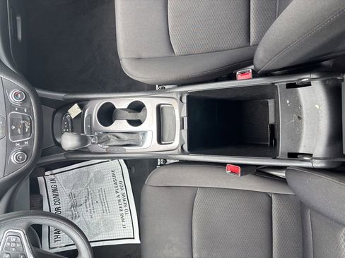 Used 2021 Chevrolet Malibu LS FWD image 18