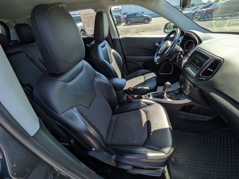 Used 2020 Jeep Compass Latitude w/ Cold Weather Group AWD/4WD image 19