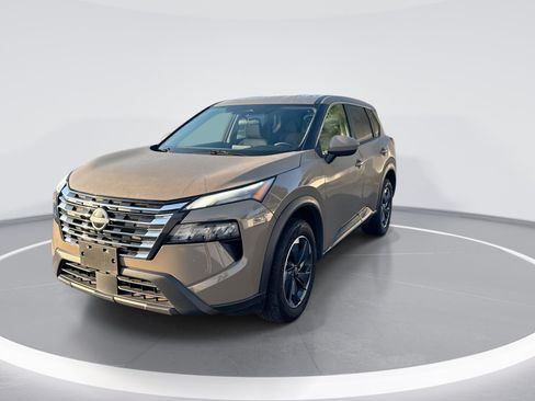 Used 2025 Nissan Rogue SV AWD/4WD image 8