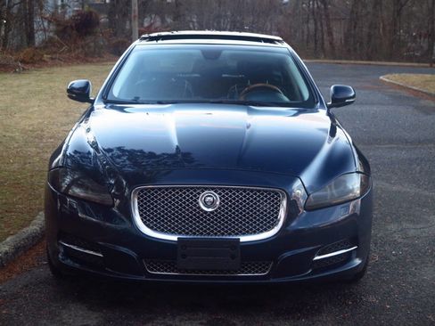 Used 2011 Jaguar XJ L image 28