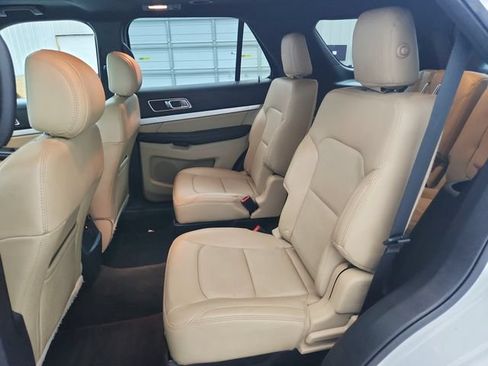 Used 2017 Ford Explorer XLT w/ Equipment Group 202A FWD image 34