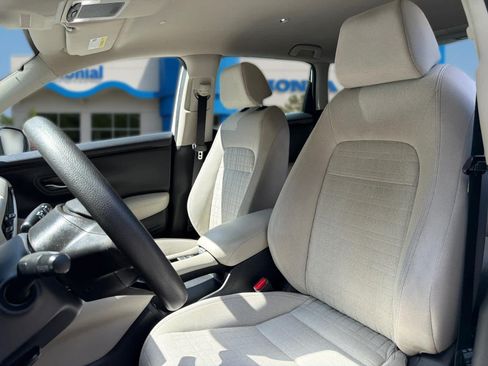 Used 2023 Honda HR-V LX image 13