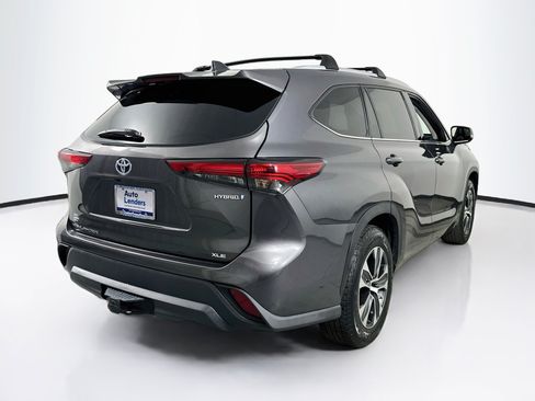 Used 2022 Toyota Highlander XLE FWD image 5