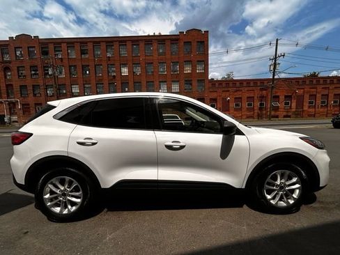 Used 2022 Ford Escape SE FWD image 8