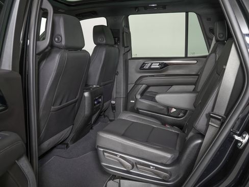 Used 2026 Chevrolet Tahoe Z71 w/ Comfort Package image 16