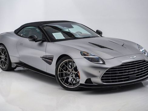 Used 2026 Aston Martin Vanquish Convertible RWD image 7