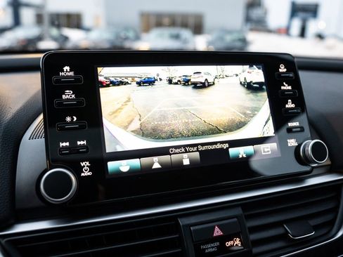 Used 2021 Honda Accord Touring image 30