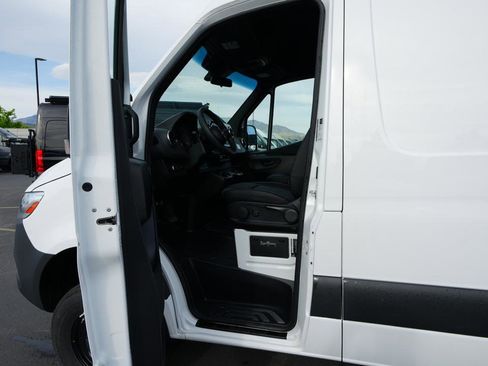 New 2025 Mercedes-Benz Sprinter 2500 image 8