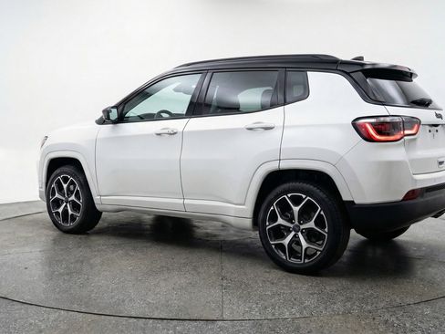 Used 2025 Jeep Compass Limited AWD/4WD image 6